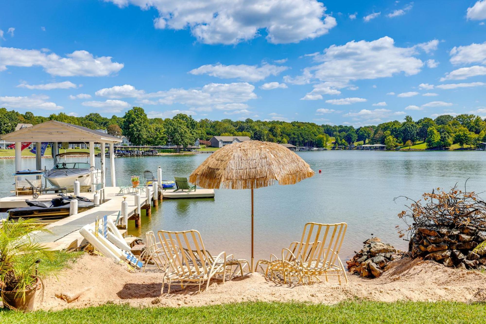 Smith Mountain Lake Retreat With Private Beach! Huddleston Ngoại thất bức ảnh