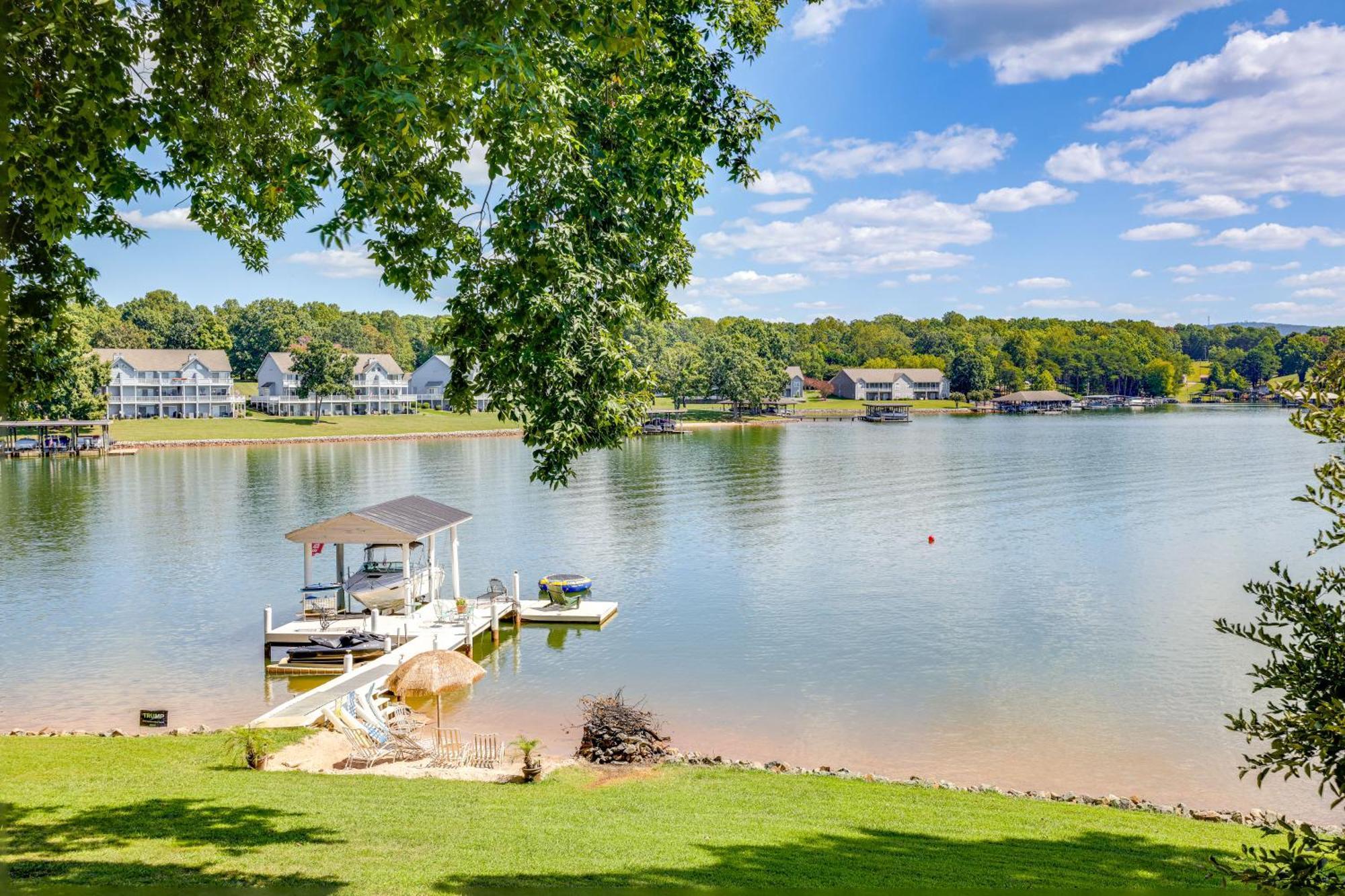 Smith Mountain Lake Retreat With Private Beach! Huddleston Ngoại thất bức ảnh